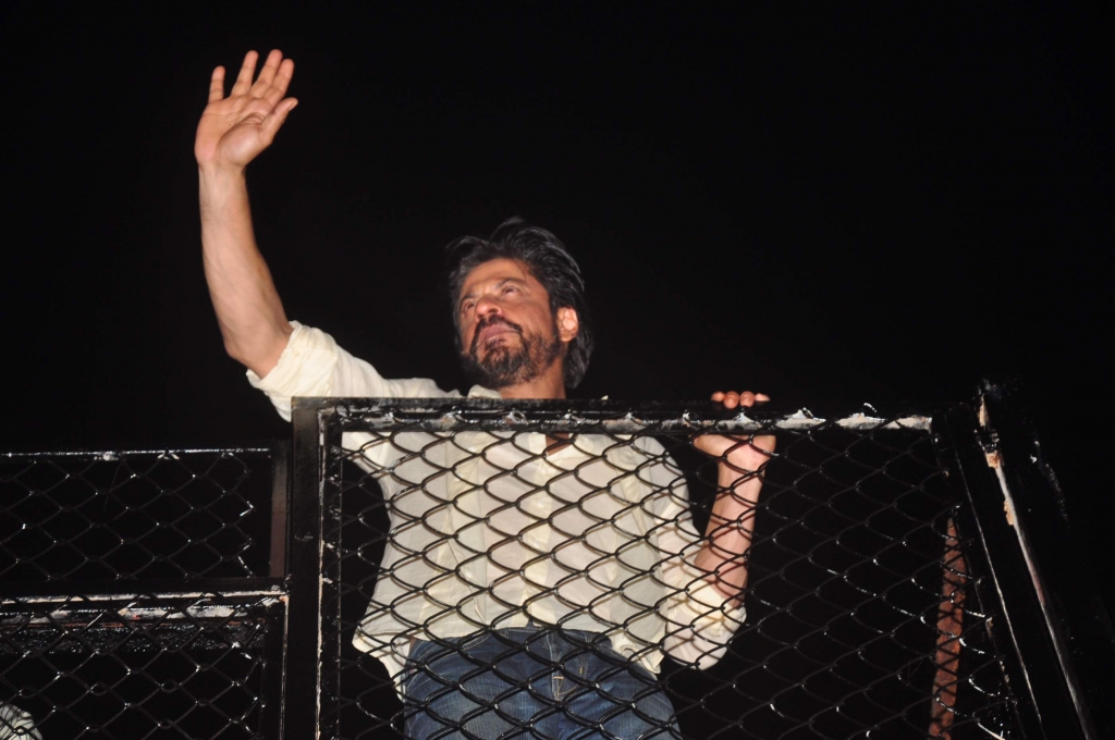 Shah Rukh Khan reaches 16 million followers on Twitter