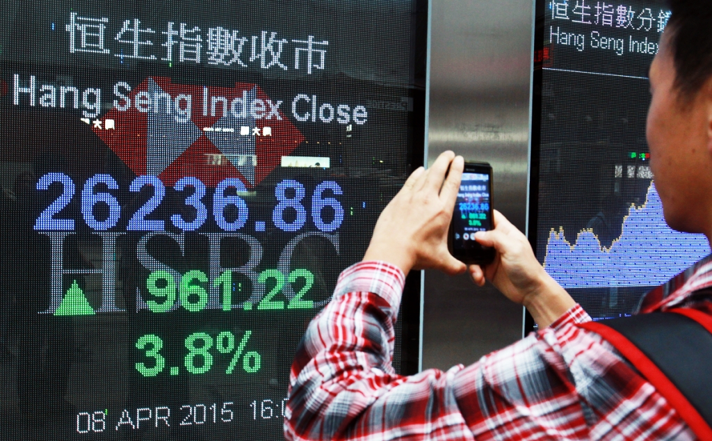 China, Hong Kong Stocks Drop as Paris Terror Stirs Anxiety