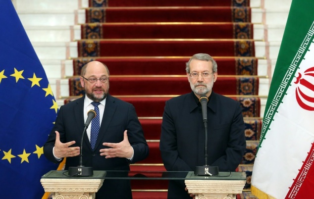 Iran's Parliament Speaker Ali Larijani and EU Parliament President Martin Schulz hold a press conference in Tehran