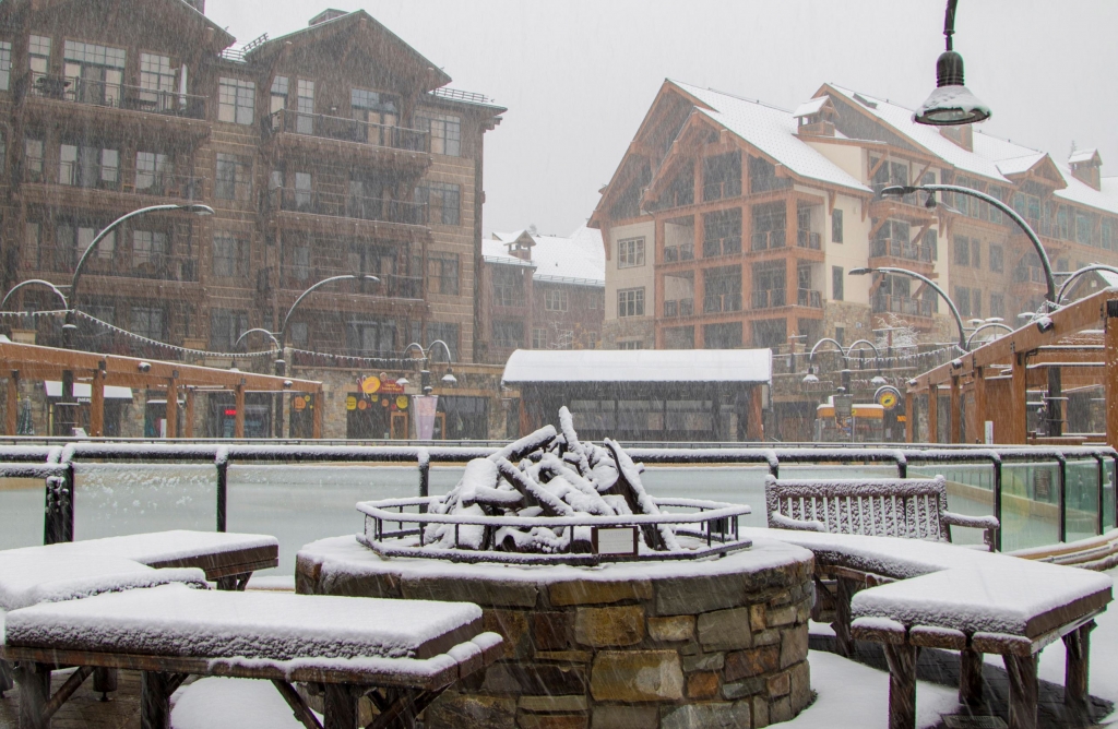 Storm brings snow to Mammoth Mountain