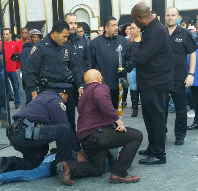 Police Tackle Man Waving Samurai Sword at Apple's Flagship Location on Fifth