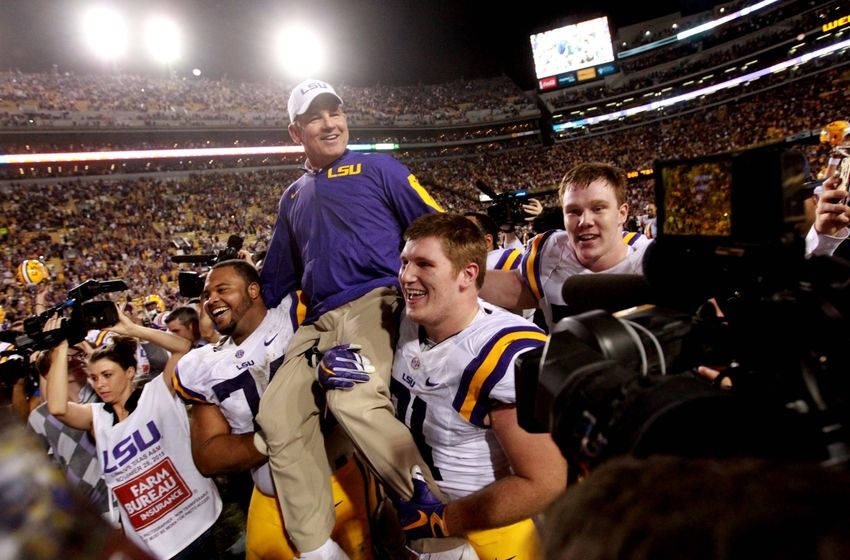 Les Miles will be staying on as LSU head football coach