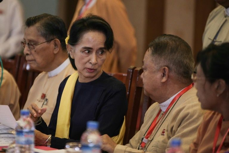 Myanmar's top leaders to hold talks with Suu Kyi