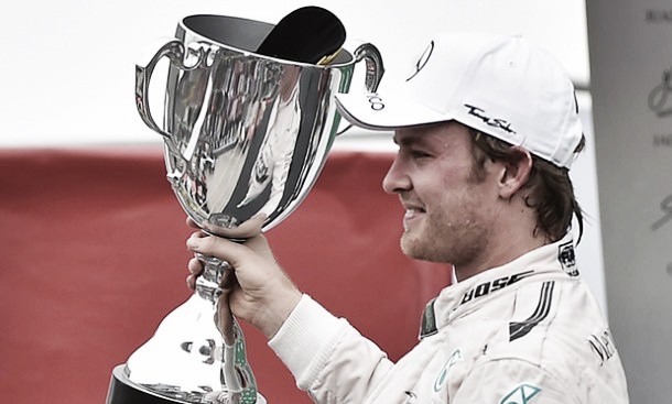 Nico Rosberg beats Lewis Hamilton to win 2015 Brazilian Grand Prix