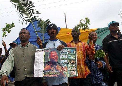 20 years after activist hangs, oil pollution blights Nigeria