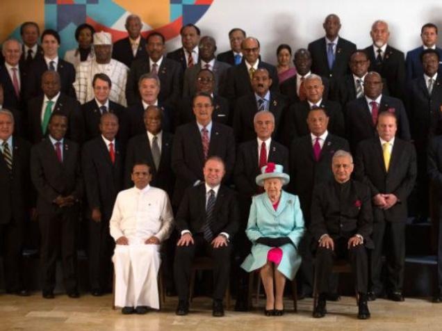 Sitting are Sri Lankan President Maithriipala Sirisena Malta Prime Minister Joseph Muscat British Queen Elizabeth II and Commonwealth Secretary General Kamalesh Sharma for the family