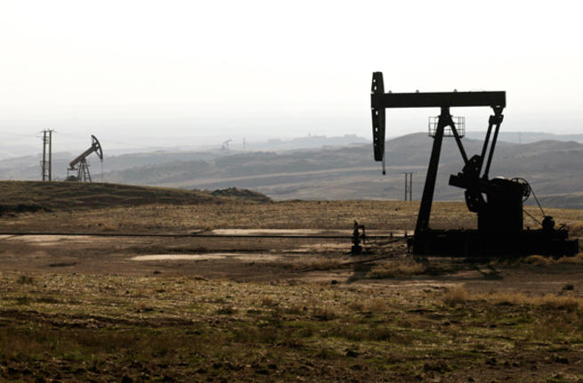 Oil rigs in Syria in 2013