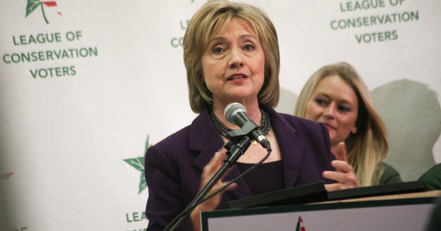 Poll: 4 in 10 think Clinton acted unethically on emails