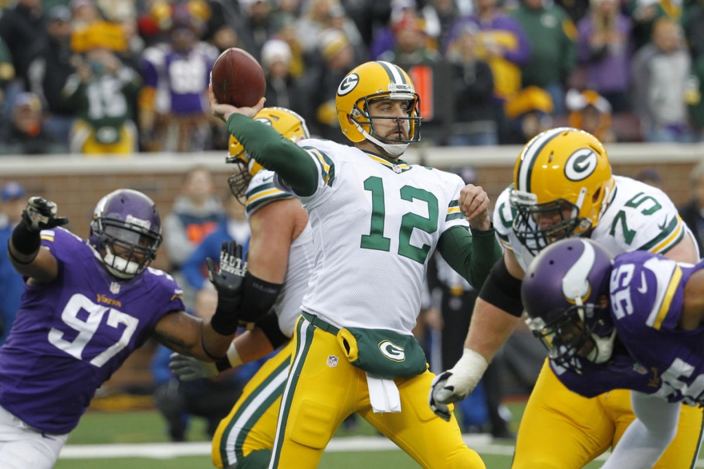 Rodgers, Packers beat Vikings 30-13 to even NFC North race