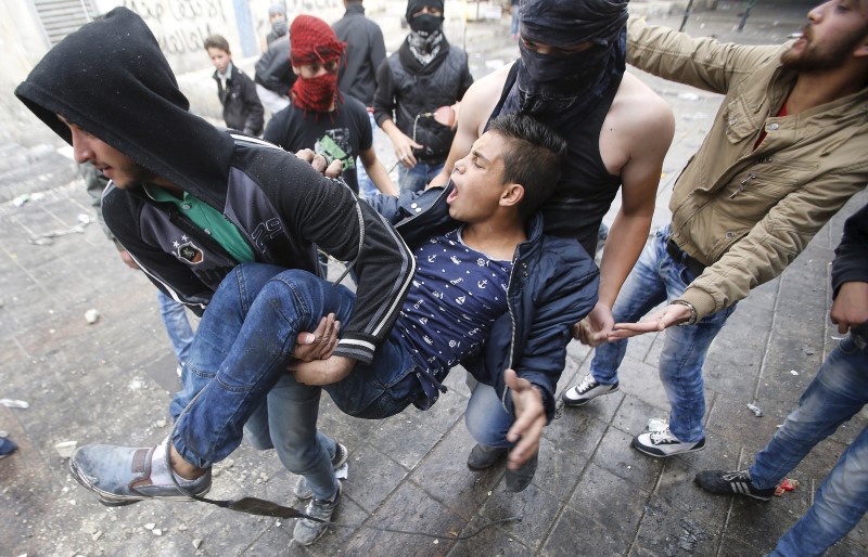 Israel approves stiff penalties against rock throwers