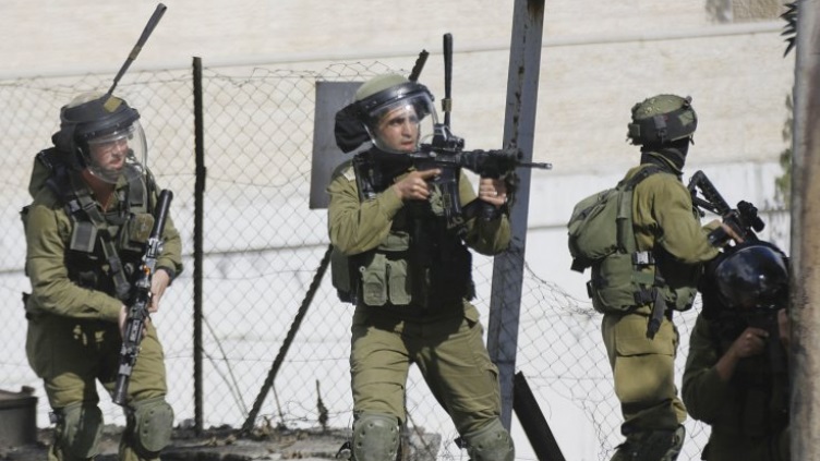 Knife-Wielding Palestinian shot in West Bank