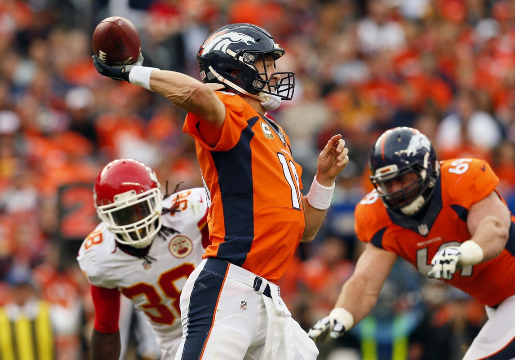 Manning on cusp of 2 major NFL records