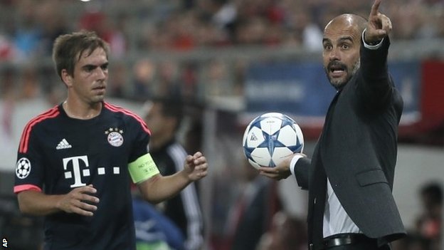 Football- Bayern v Olympiacos- Champions League Group Stage- Group F- Allianz Arena Munich Germany- 24/11/15 Referee Jonas Eriksson shows a red card to Bayern's Holger Badstuber REUTERS  MICHAEL DALDER