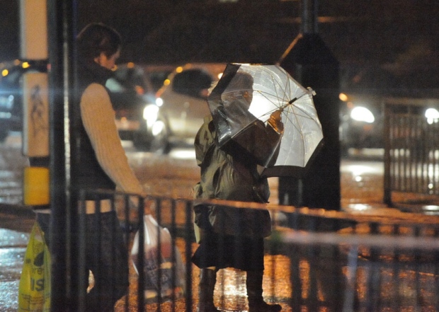 Police warning to drivers as weather warning for high wind is issued