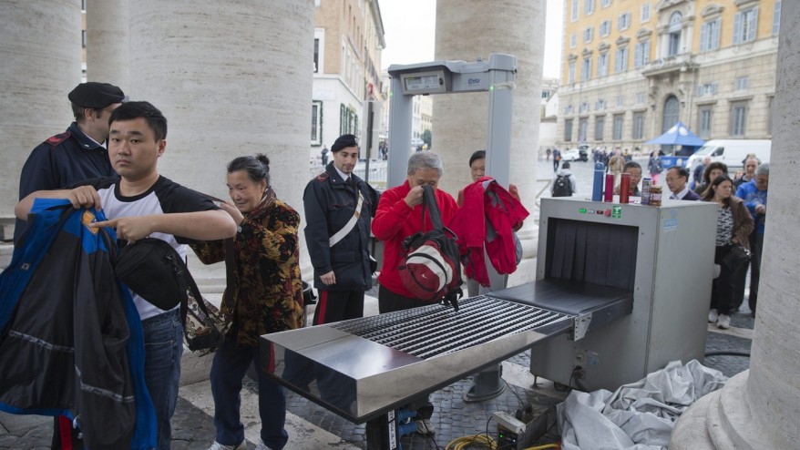 In new ecumenical move, Pope Francis will visit Rome's synagogue in January