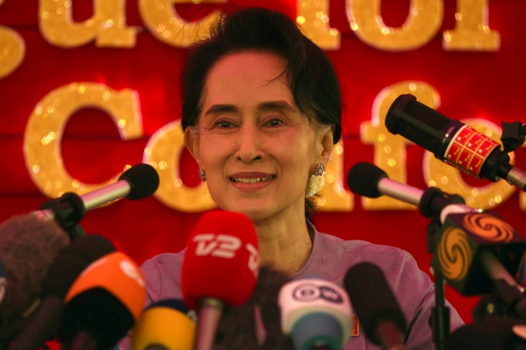 Nepali Congress President Koirala congratulates Aung San Suu Kyi