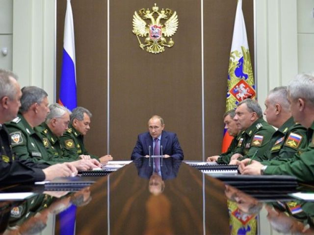 Putin chairs a meeting on the national defense sector in Sochi