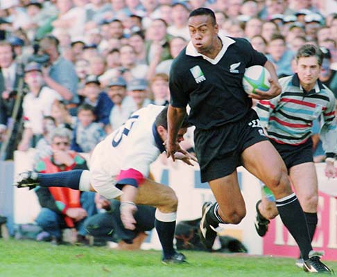 Rugby world mourns legend