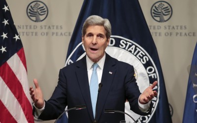 Kerry defends US Syria strategy ahead of peace talks