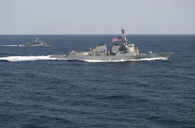 USS Lassen, transits in formation with ROKS Sokcho during exercise Foal Eagle 2015 in waters east of the Korean Peninsula in this