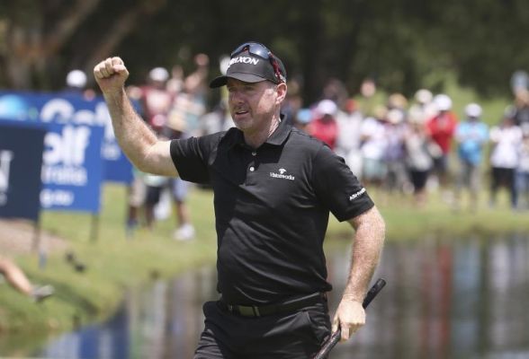 Rod Pampling of Australia pumps his fist