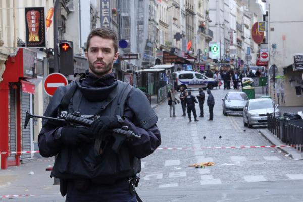 'Belt of explosives' found in litter-bin in town south of Paris