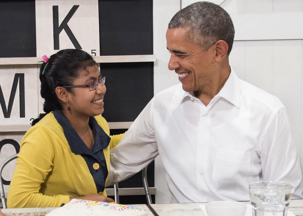 498105732-president-barack-obama-smiles-with-a-16-year-old