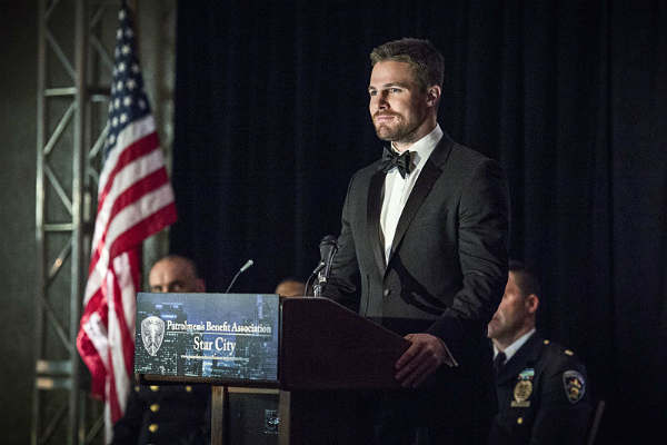 Stephen Amell Discusses This Week's Shocking Episode Of Arrow