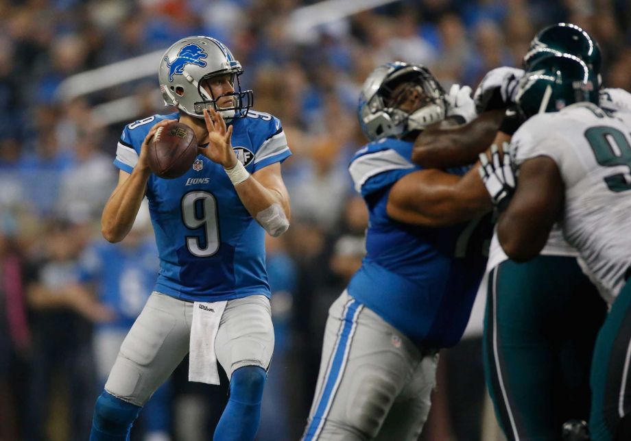 DETROIT MI- NOVEMBER 26 Matthew Stafford #9 of the Detroit Lions throws a second quarter pass against the Philadelphia Eagles at Ford Field