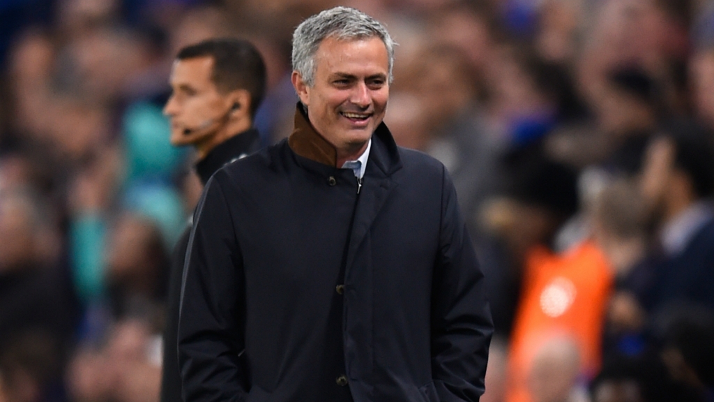 Mourinho touched by support of Chelsea fans