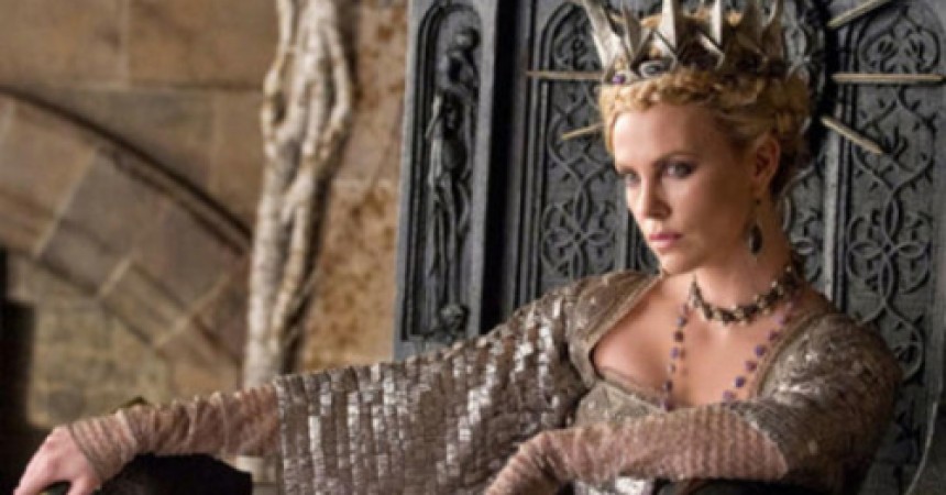 'The Huntsman: Winter's War' Is a Real Movie and These Are the New Posters