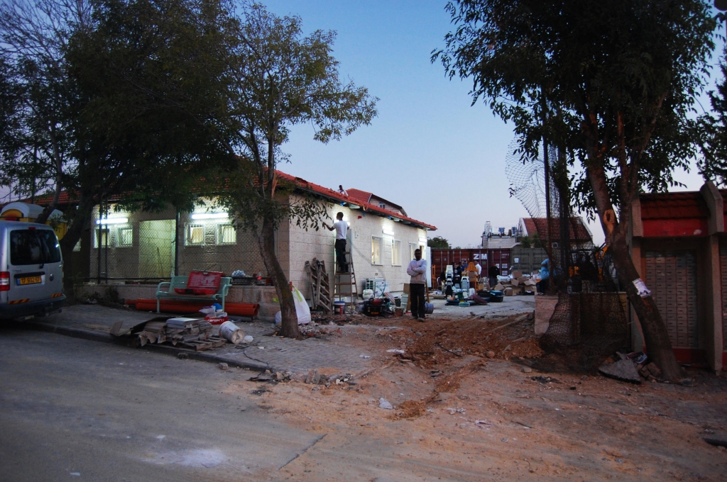 A new synagogue went up overnight as the older one was being taken down. They are only a block apart but the new one is on land that is not under dispute