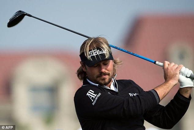 Victor Dubuisson wears black to commemorate the victims of the Paris attacks in the BMW Shanghai Masters