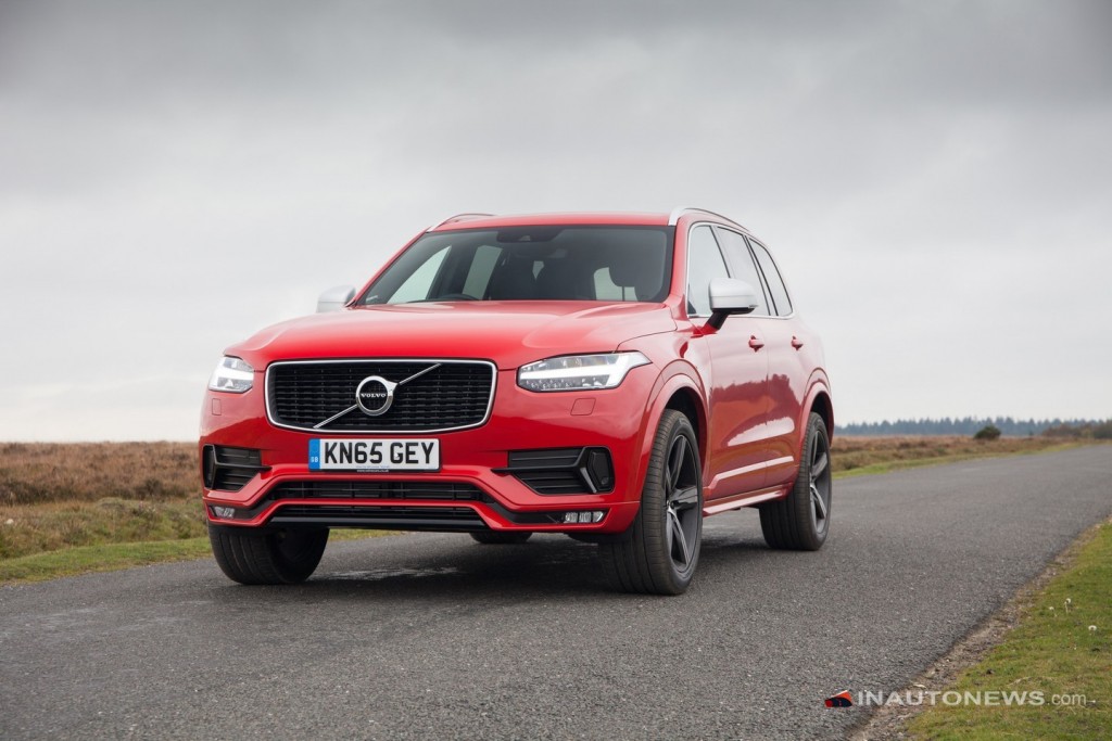 UK customers can now have the Volvo XC90 R Design image