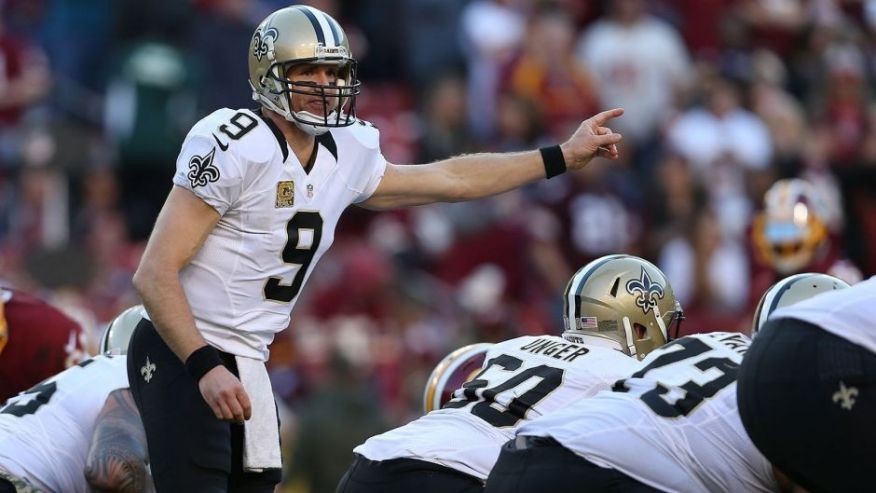 LANDOVER MD- NOVEMBER 15 Quarterback Drew Brees #9 of the New Orleans calls a play against the Washington Redskins in the second half at FedExField