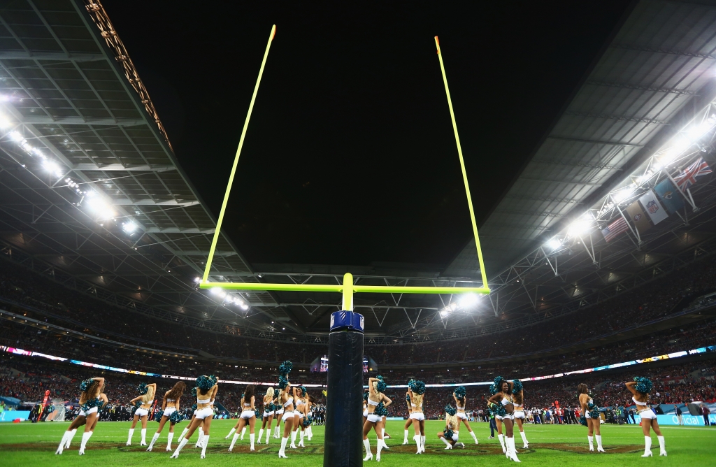 Wembley and Twickenham to host 2016 NFL games in London