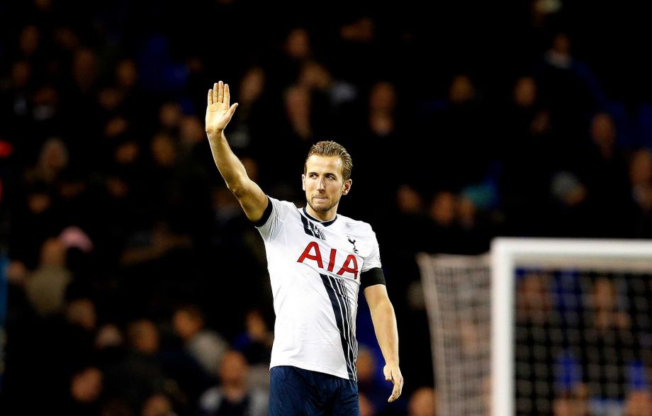 Tottenham’s Harry Kane waves to supporters after his team won the English Premier League soccer match between Tottenham Hotspur and West Ham at White Hart Lane stadium in London Sunday Nov. 22 2015