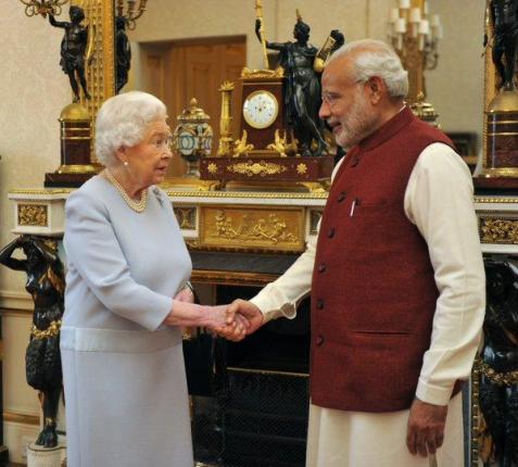 Queen and India PM Narendra Modi exchange gifts