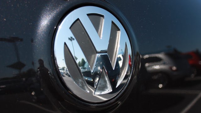 AP Source: VW to offer gift cards, vouchers to diesel owners