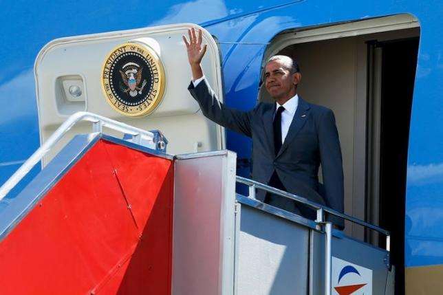 Obama arrives in Manila for APEC summit bilateral meetings