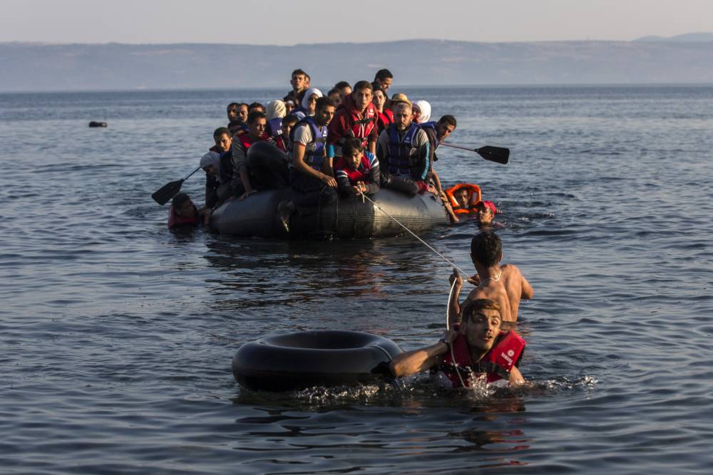 18 dead after refugee boat sinks before making it to Greece