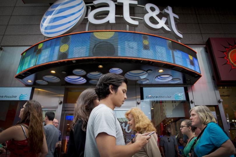 AT&T To End Two-Year Contracts Starting 2016 As Carriers Abandon Subsidies