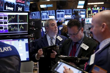 Oil, Stocks Fall Together