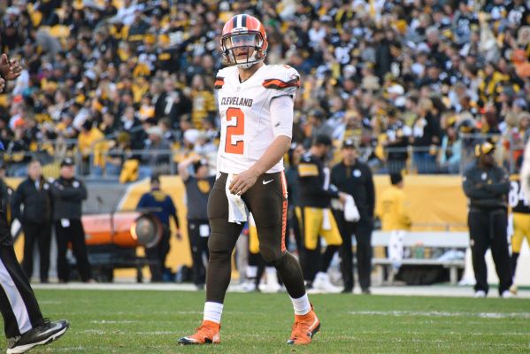 Browns QB Josh McCown injured again; Cleveland signing Terrelle Pryor before