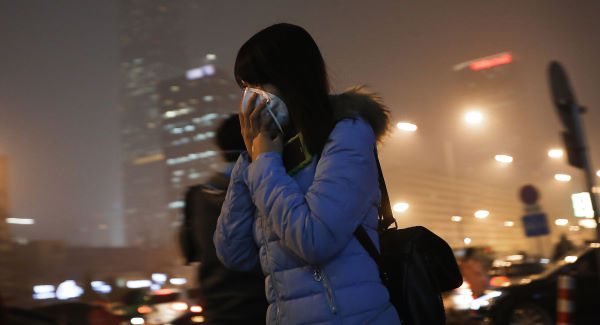 Beijing schools close as some residents take smog holiday