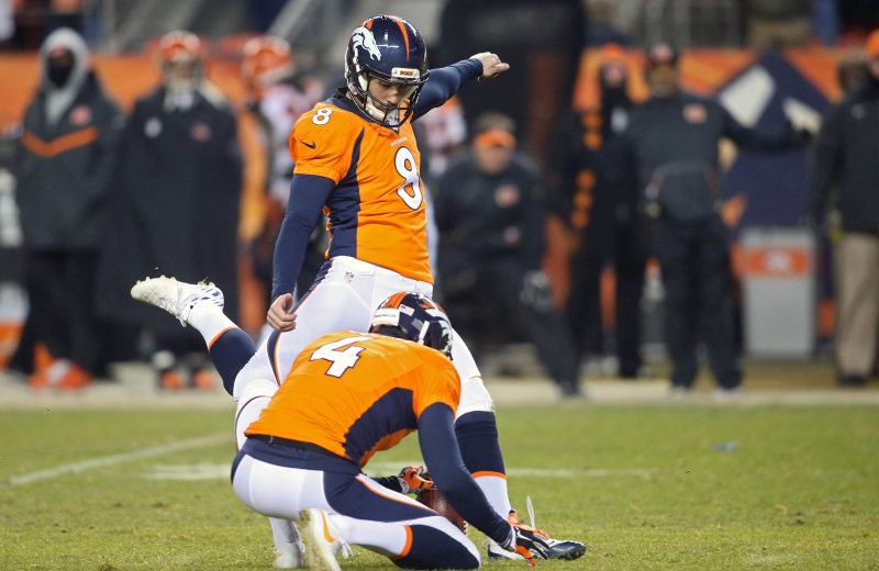 Brandon Mc Manus kicks the winning field goal during overtime for the Denver Broncos