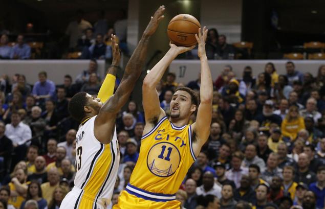 Klay Thompson goes off for a season-high 39 points Tuesday night