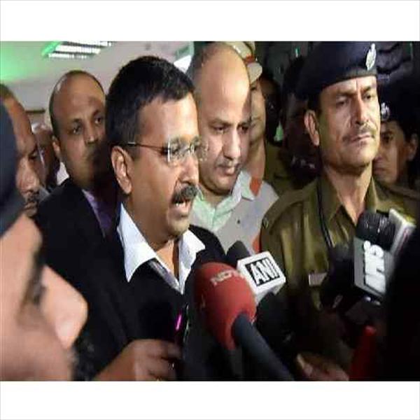 Kejriwal accuses CBI of raiding his office dubs Modi a'psychopath