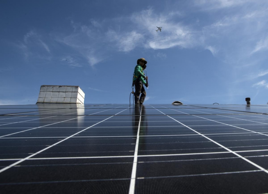 State regulators propose new rooftop solar fees while rejecting net metering changes