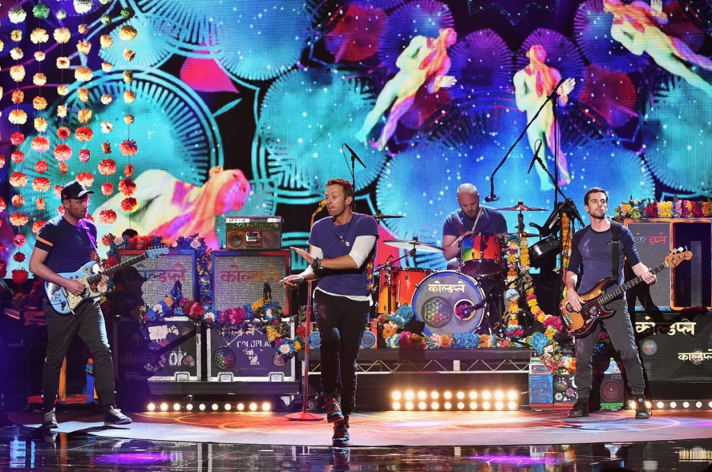 Coldplay perform at 2015 American Music Awards